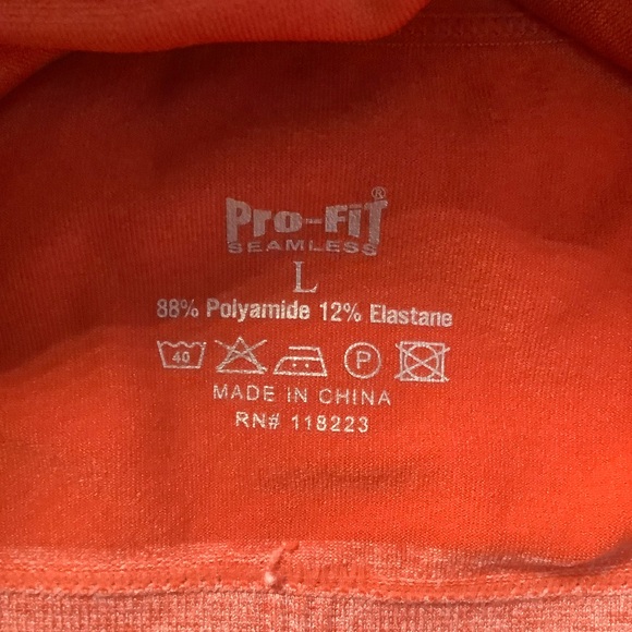 PRO FIT 2 PIECE SEAMLESS ATHLETIC BRAS/ BLACK & CORAL/ Size L - Picture 7 of 10